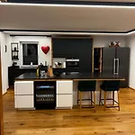 Lakeside Penthouse 16 דירה