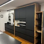Lakeside Penthouse 16 דירה *