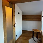 דירה Lakeside Penthouse 16