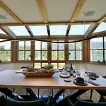Lakeside Penthouse 16 아파트