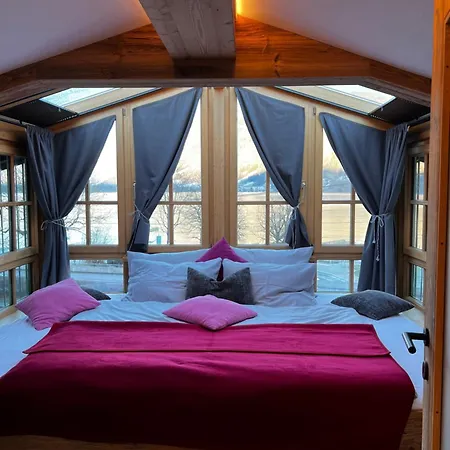 Lakeside Penthouse 16