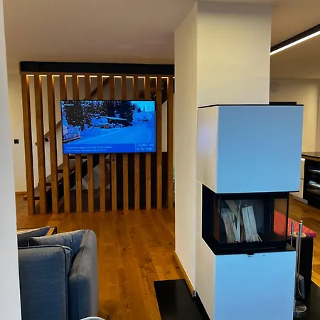 Διαμέρισμα Lakeside Penthouse 16 *