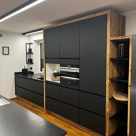 Lakeside Penthouse 16 Apartment *