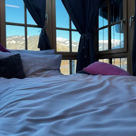 Lakeside Penthouse 16